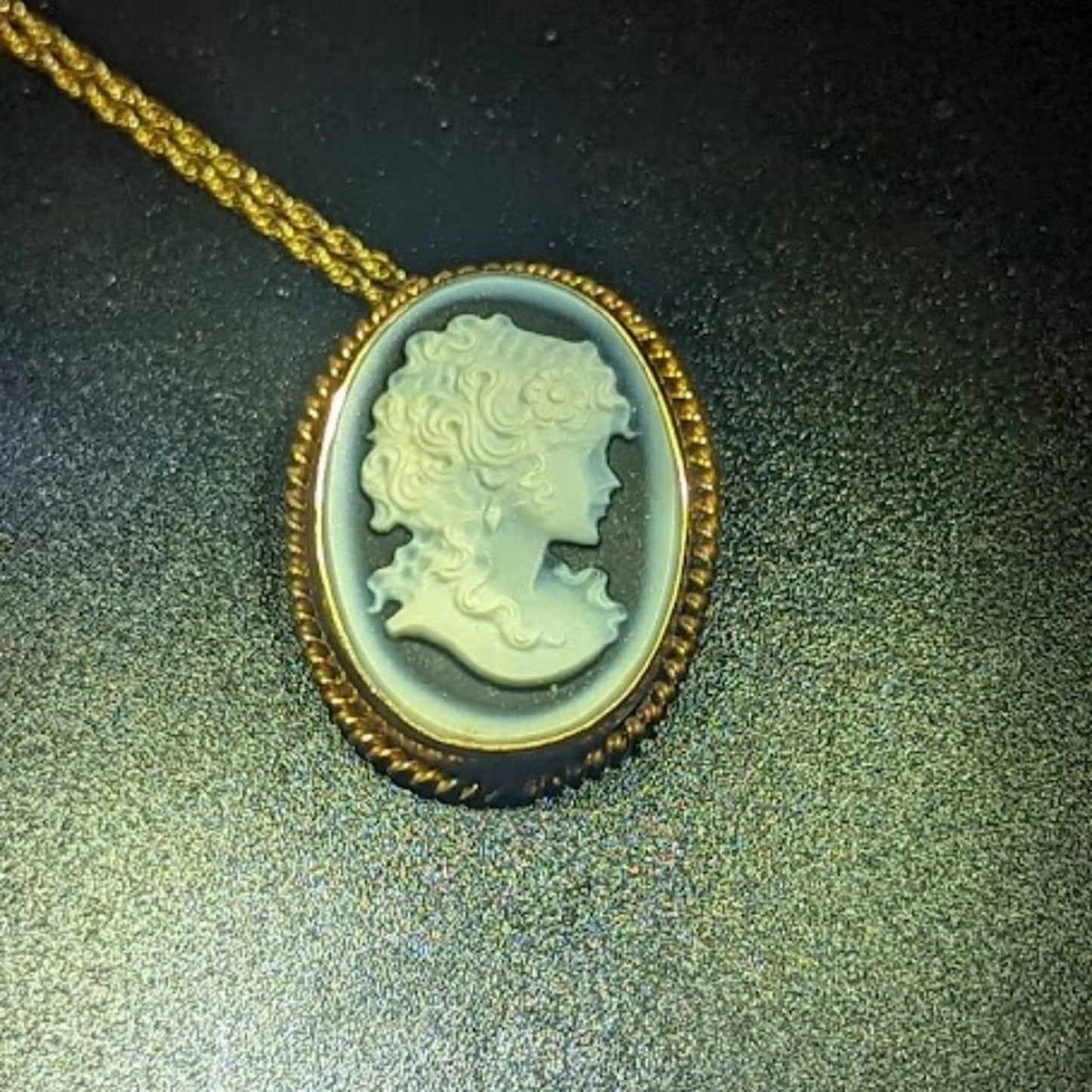 Vintage Antique Estate Cameo Pendant/Brooch Set in 14k on 14k Gold Chain