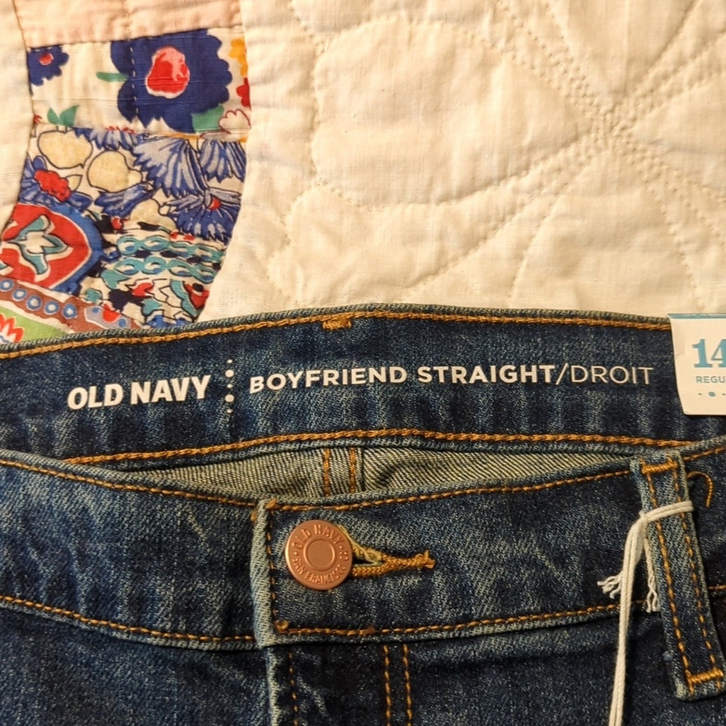 Old Navy NWT Distressed Cuffed Boyfriend Straight Jean Women's Size 14