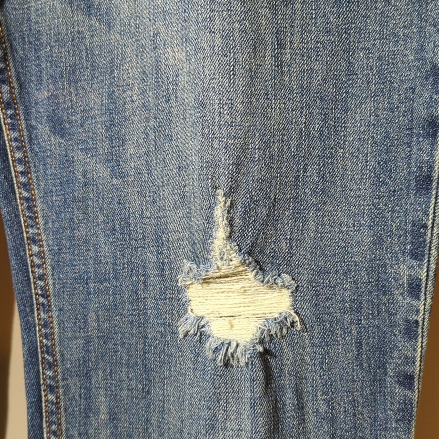 Old Navy NWT Distressed Cuffed Boyfriend Straight Jean Women's Size 14