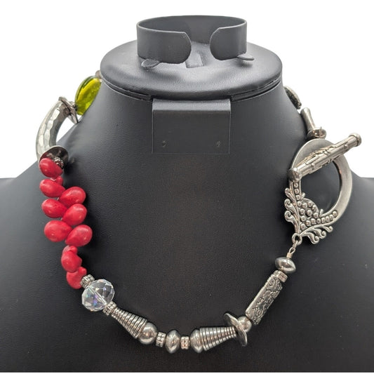 Red Tear Drop Green Glass Crystal Chunky Silver Tone Toggle Clasp Necklace