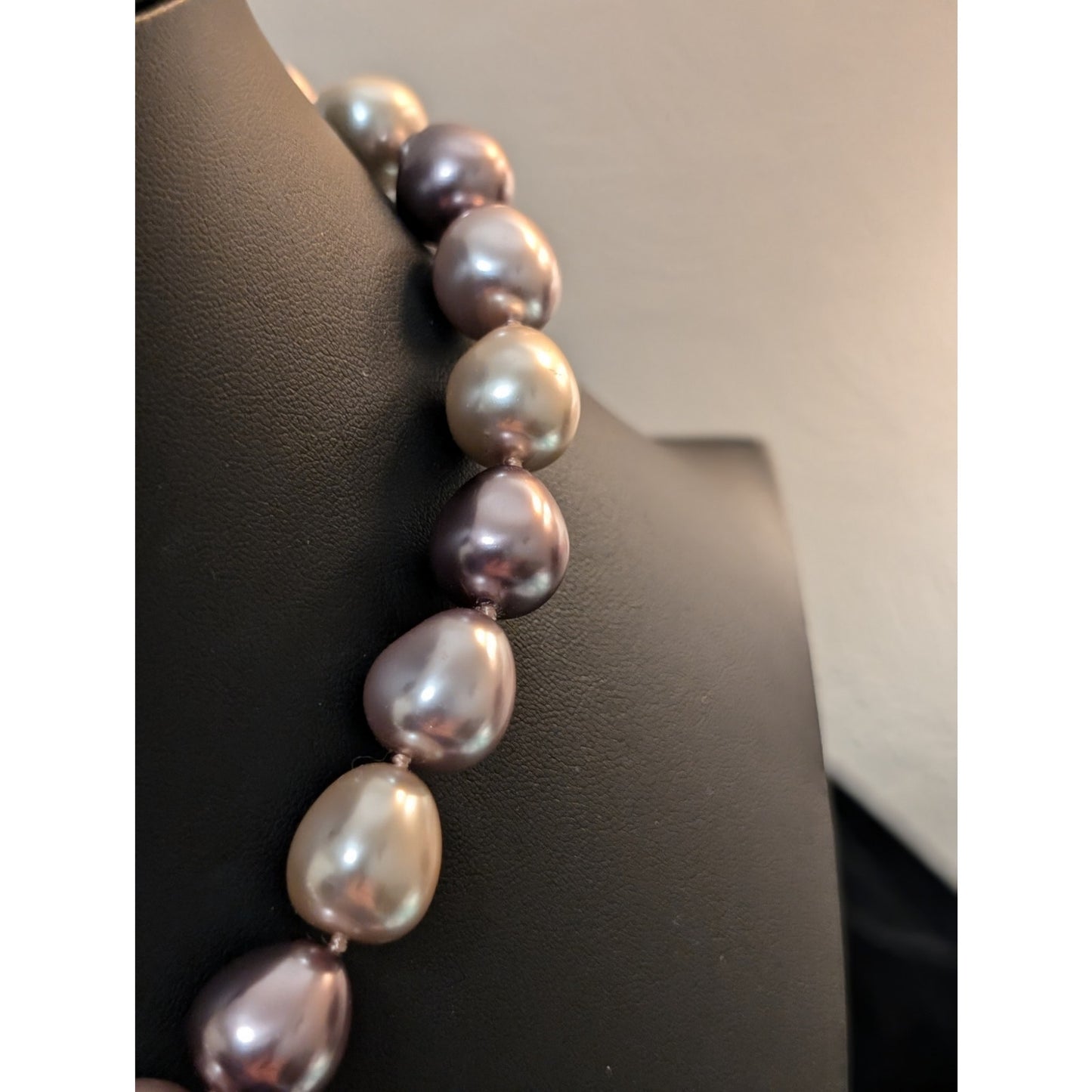 Lavender Cream Large Chunky Faux Pearl Magnetic Clasp Necklace & Bracelet Set