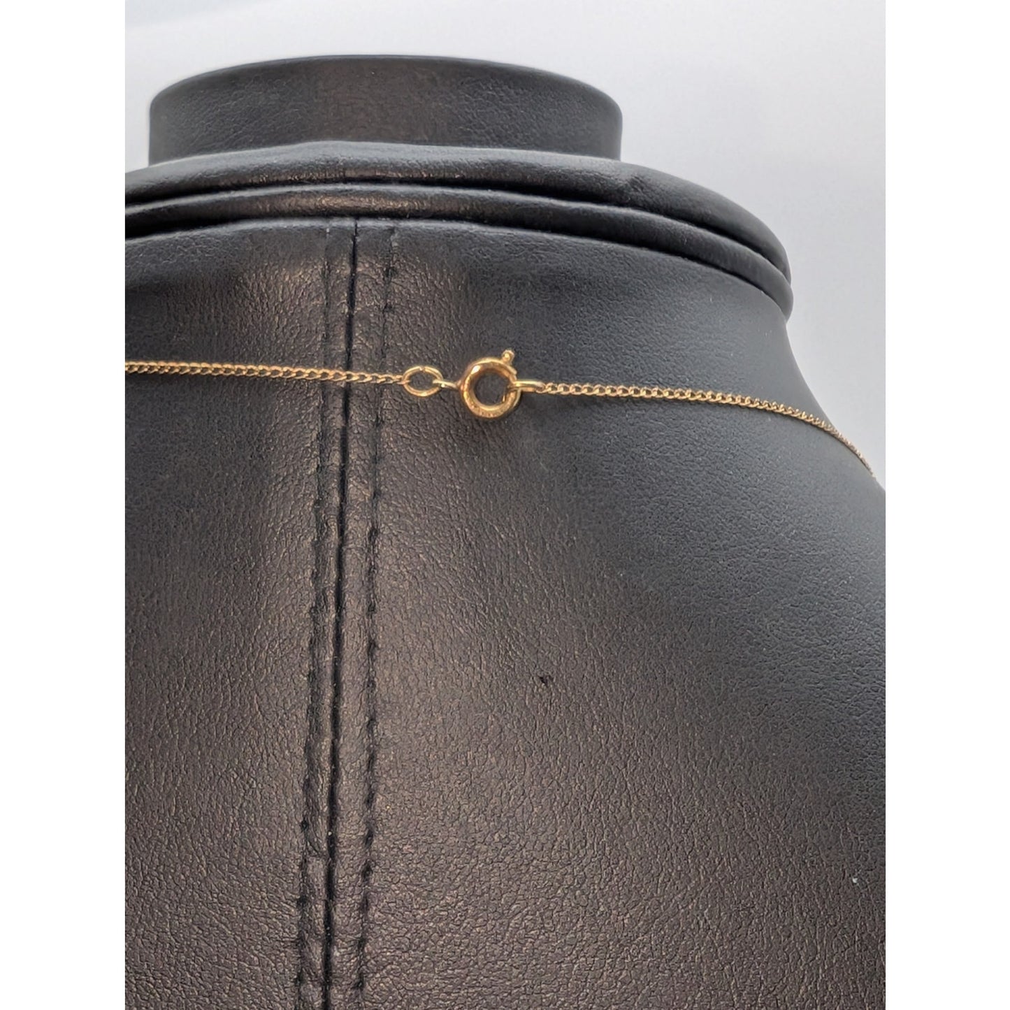 Vintage 12K Yellow Gold Filled Carved Shell Cameo Pendant 18" Necklace