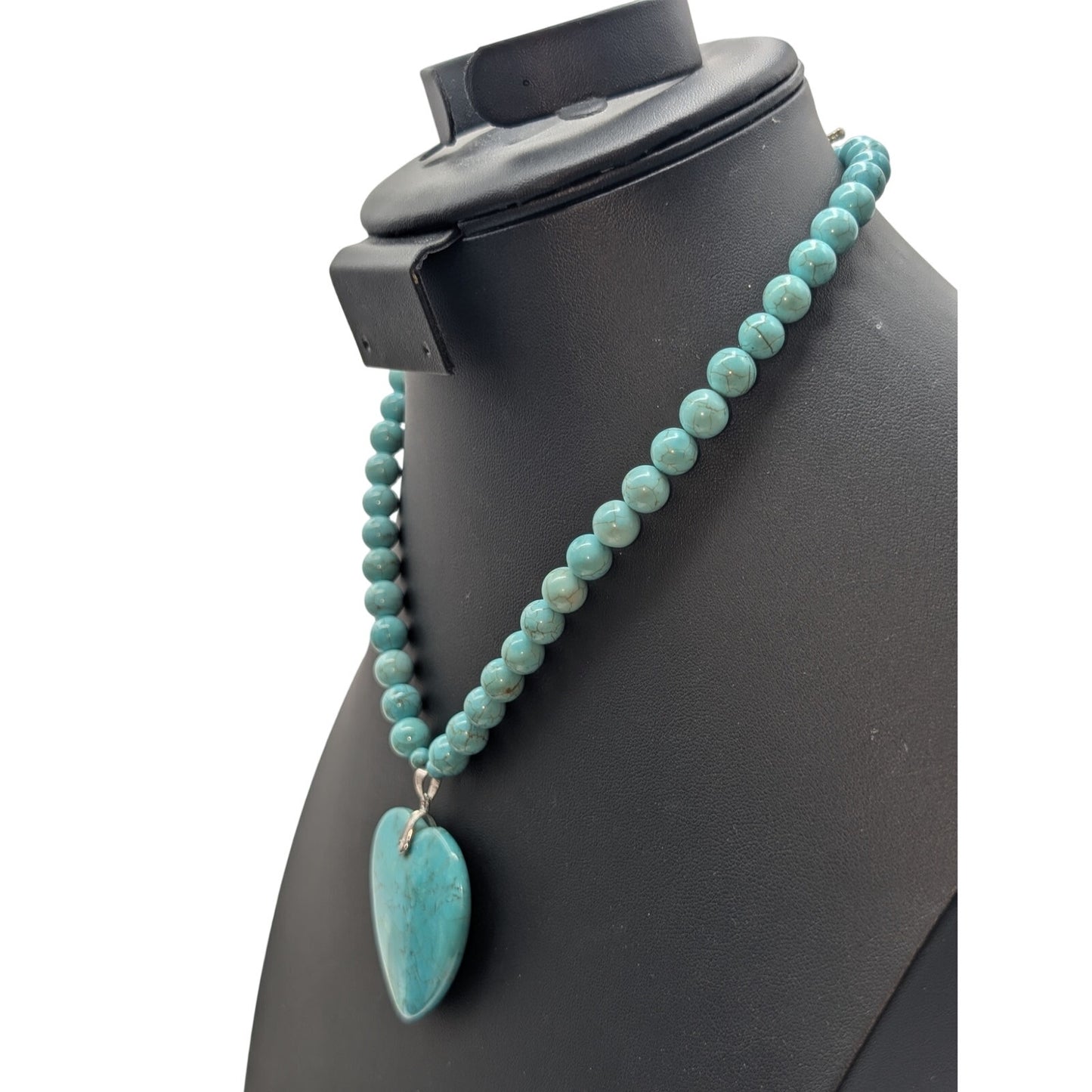 Silver Tone Howlite Beaded Heart Pendant Toggle Clasp 17" Necklace