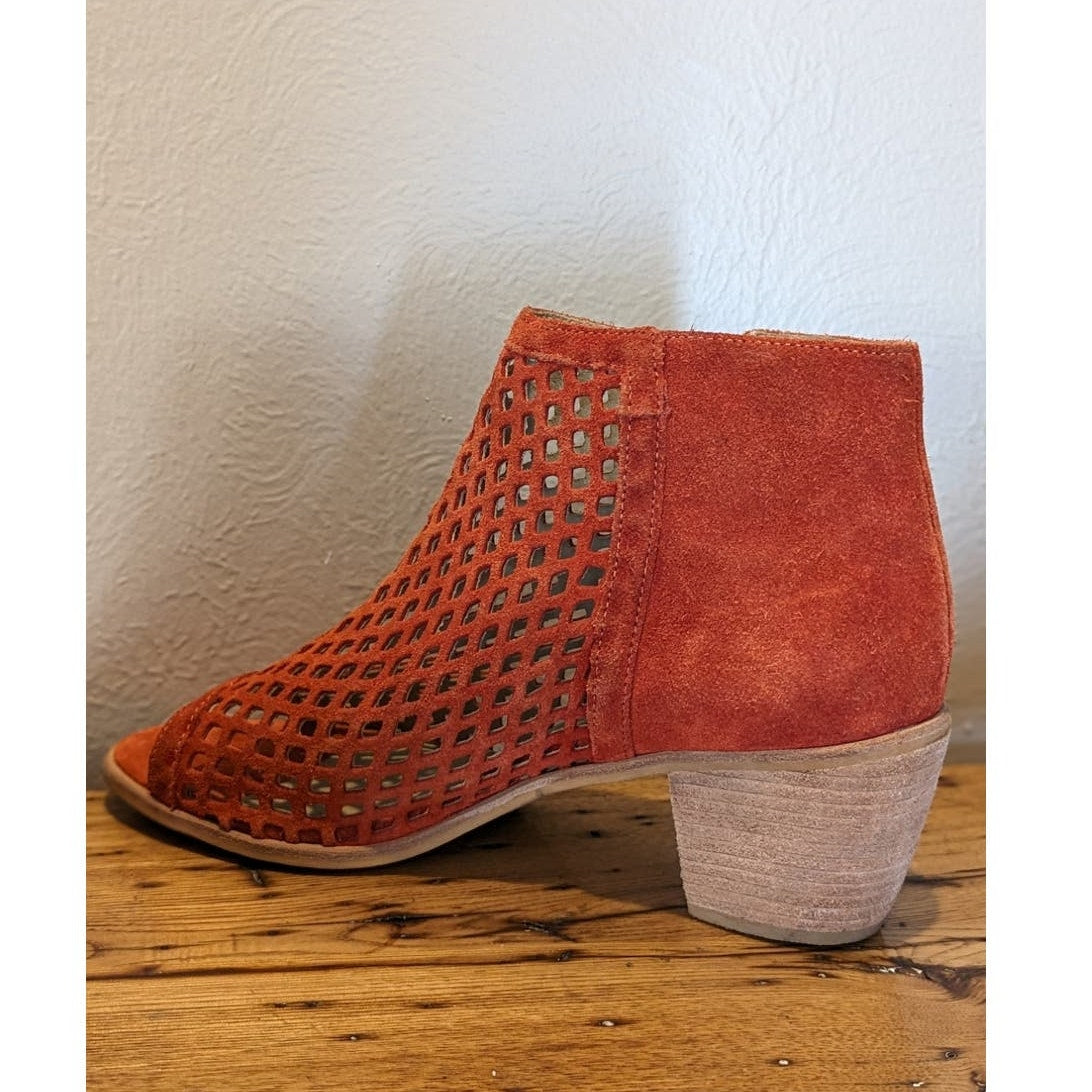 Matisse REVOLVE Indie Cutout Booties in Rust Suede with Tassel Womens Sz 9.5