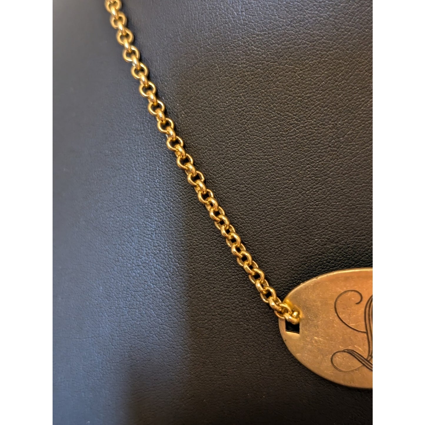 Vintage Oval Monogrammed Script 'L' Gold Tone Chain 17.5" Necklace