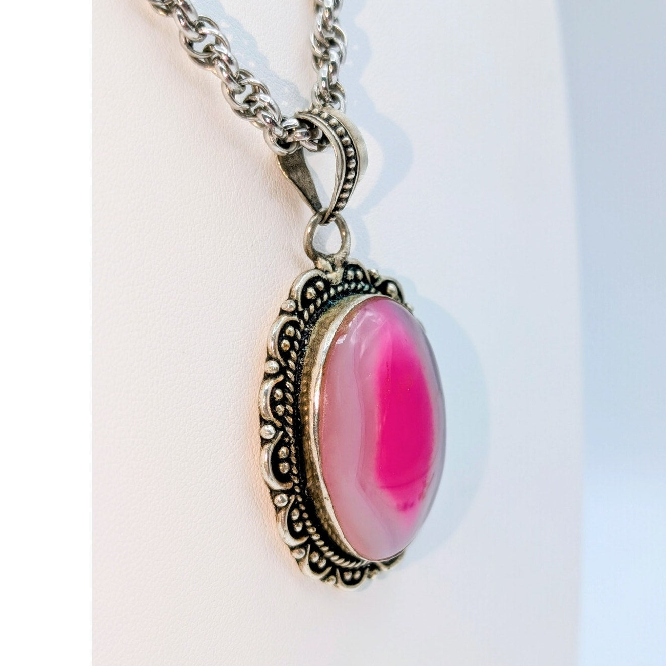 Vtg Pink Botswana Agate Oval Cabochon Silver Tone Pendant Rope Chain Necklace