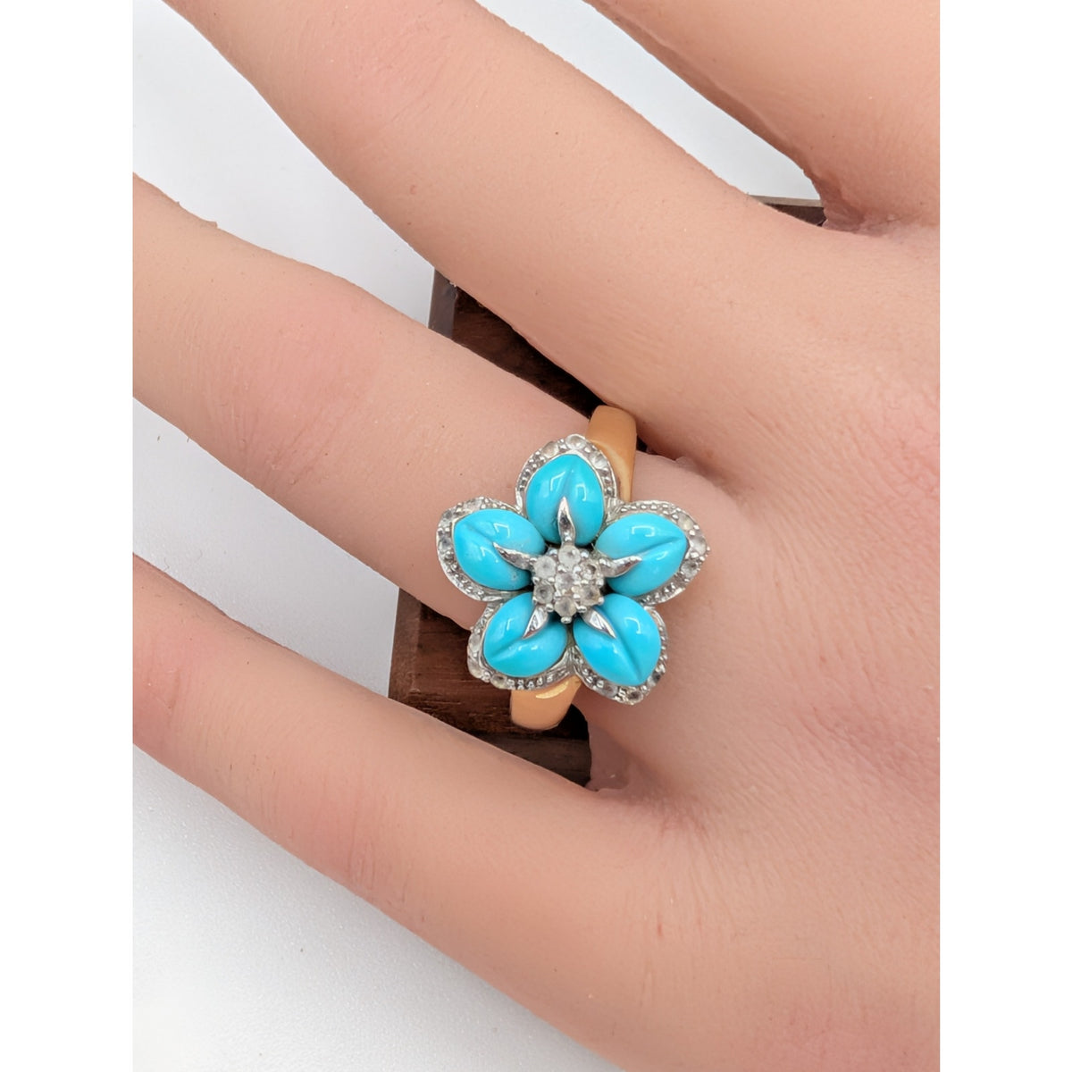 14KT Yellow Gold Carved Turquoise & Diamond Flower Ring Size 9.5