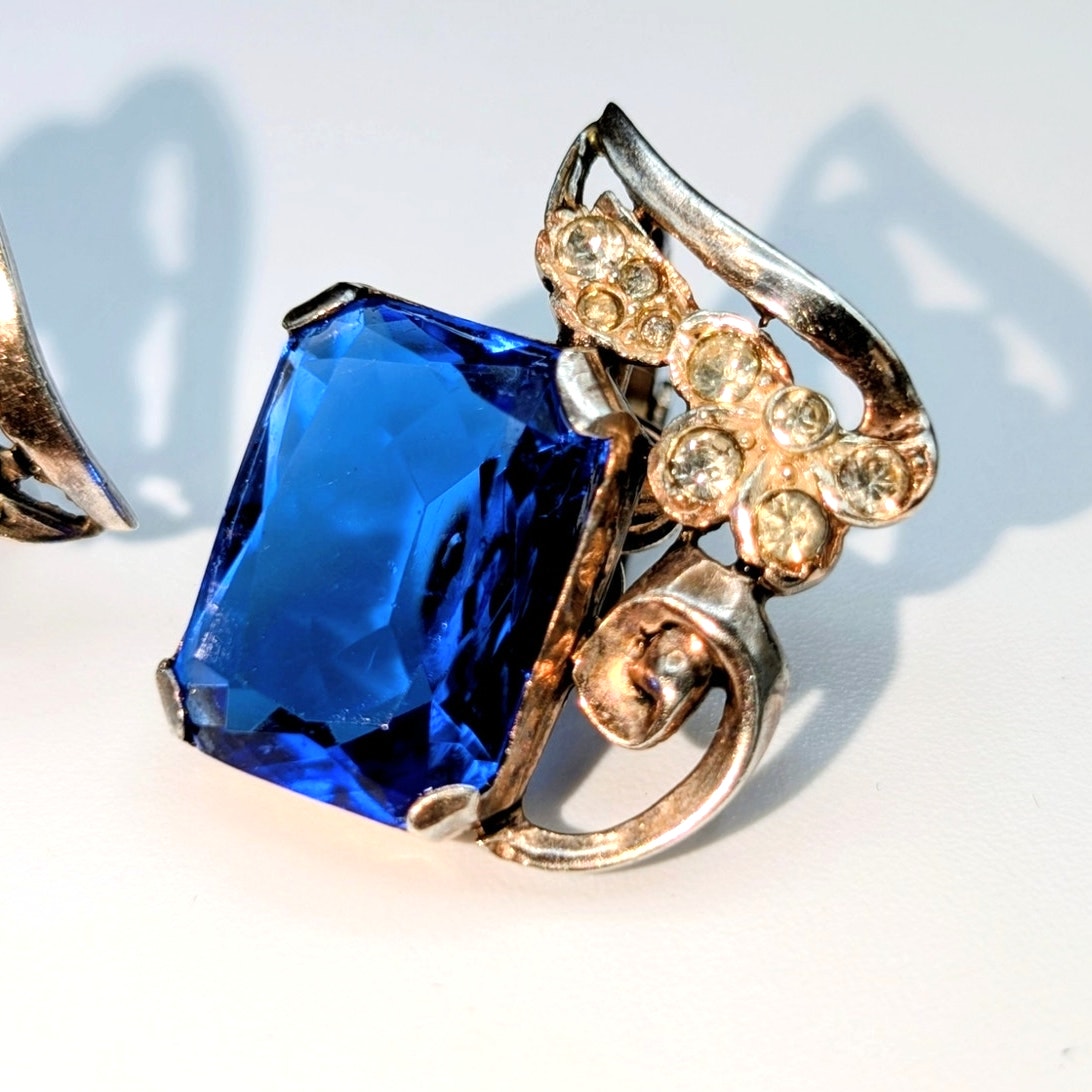 Vintage Large Blue Glass & Rhinestone Faded Gold Tone Clip On Earrings