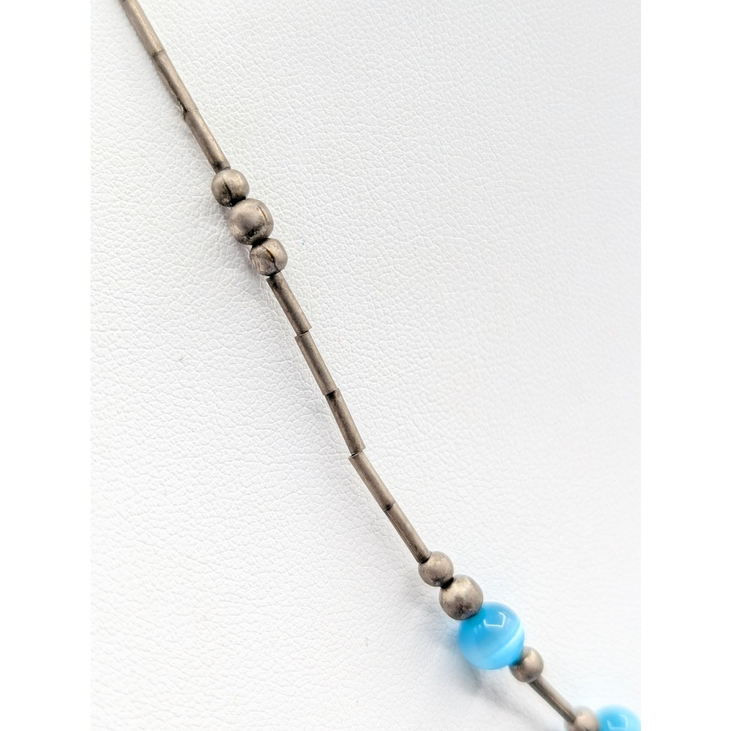 Vintage Liquid Silver Blue Cat's Eye Bead 18.5" Barrel Clasp Necklace