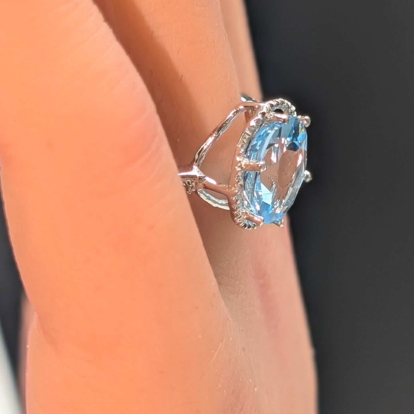 925 Sterling Silver Sky Blue Topaz Diamond Ring Size 8.25