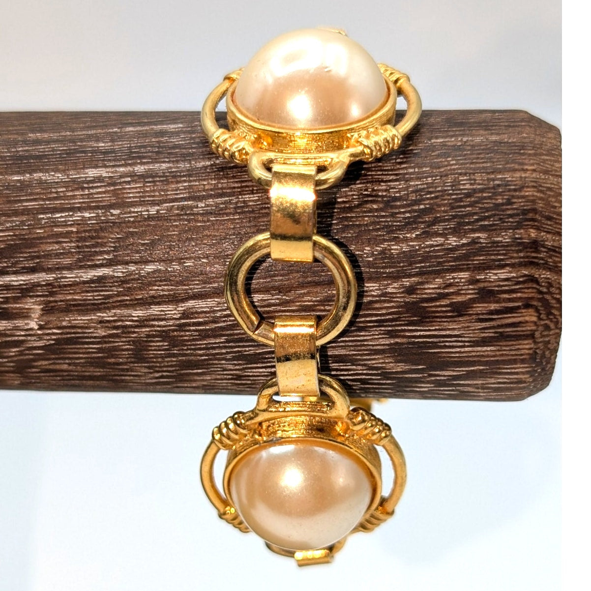 Vintage Three Large Mabe Faux Pearl Gold Tone Fold Over Clasp Chain Bracelet