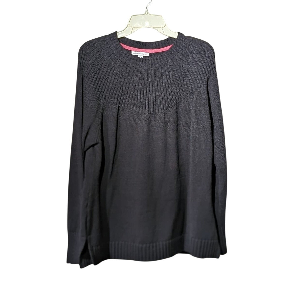 Isaac Mizrahi Live Black Round Yoke Notched Hem Sweater Womens Sz M