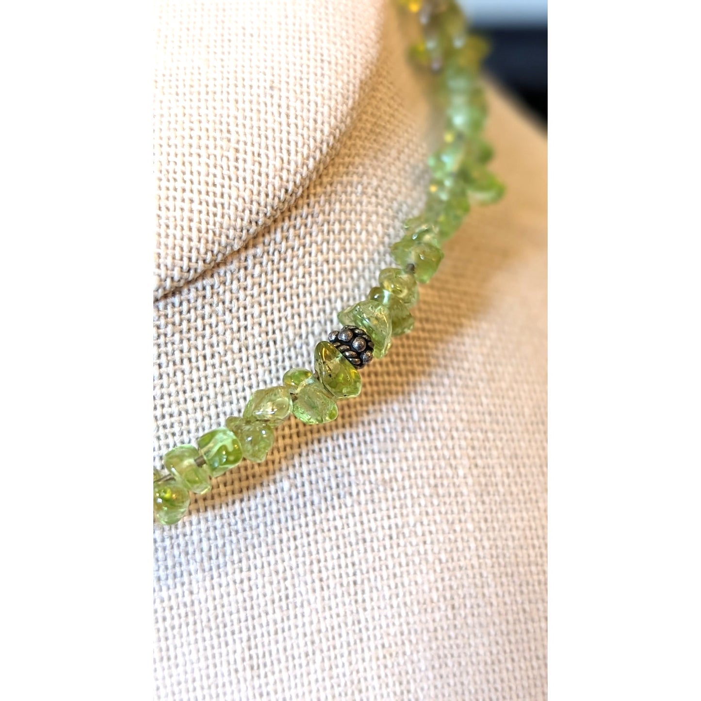 Vtg India 925 Sterling Silver Peridot Chip Bead Adjustable Wire Collar Necklace