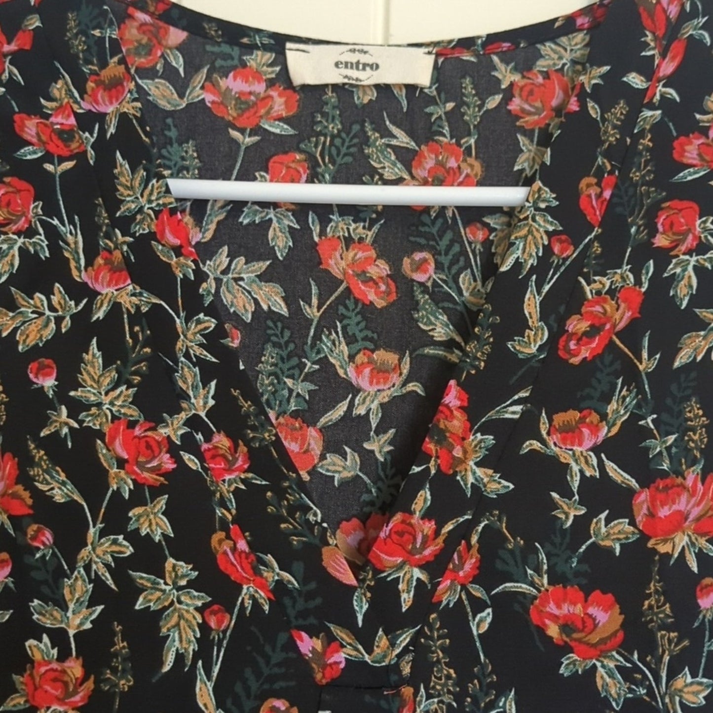 Entro Black Rose Floral Sleeveless Unlined V-Neck Mini Dress Women's Size Small