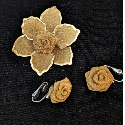 Vintage 1970s Gold Tone Mesh Wire Rose Brooch & Matching Clip On Earrings