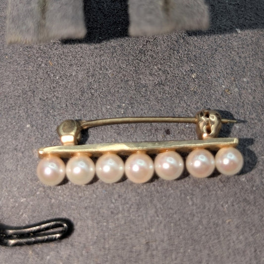 14k Gold Seven Genuine 3.43mm Pearl Bar Brooch 1.67g