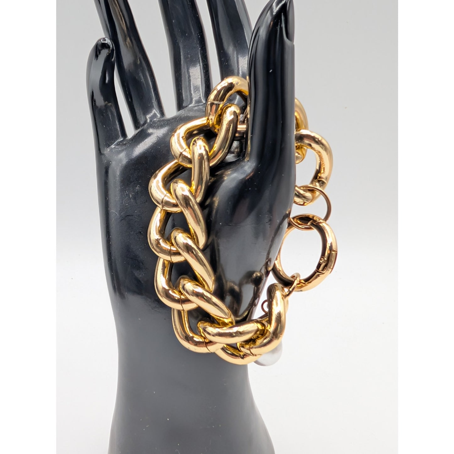 Chunky Gold Tone Curb Link Teardrop Pearl Dangle Charm Chain Bracelet