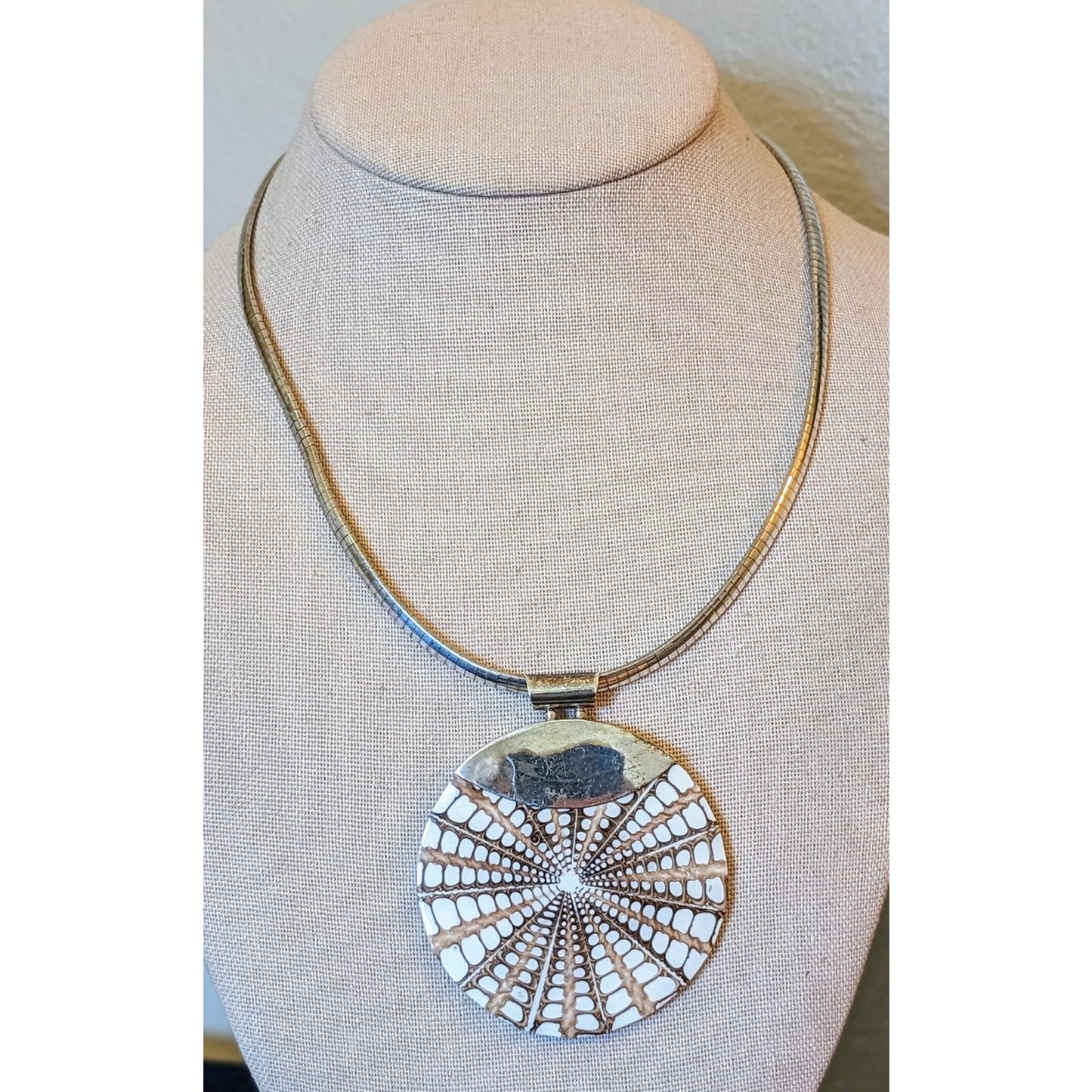 925 Sterling Silver 18" Omega Necklace W/ Nautilus Shell 925 Sterling Pendant
