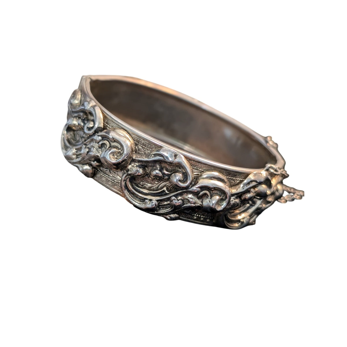 Vtg 1960s Repousse Silver Plate Floral Hinged Safety Chain Bangle Bracelet