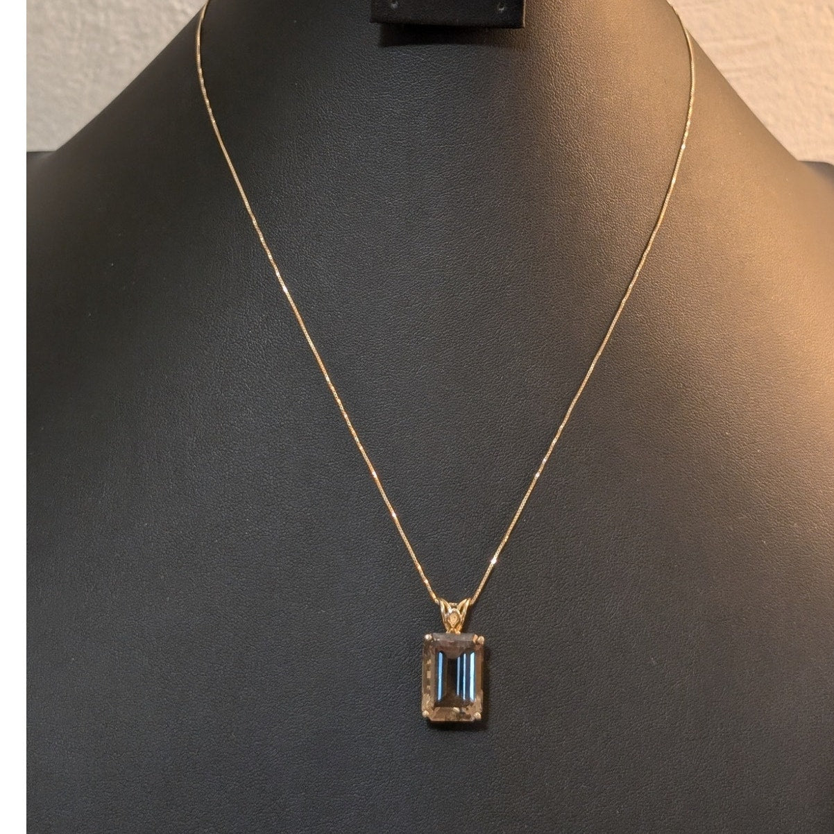 14k Yellow Gold Smoky Quartz Pendant on 14k Yellow Gold 20" Chain