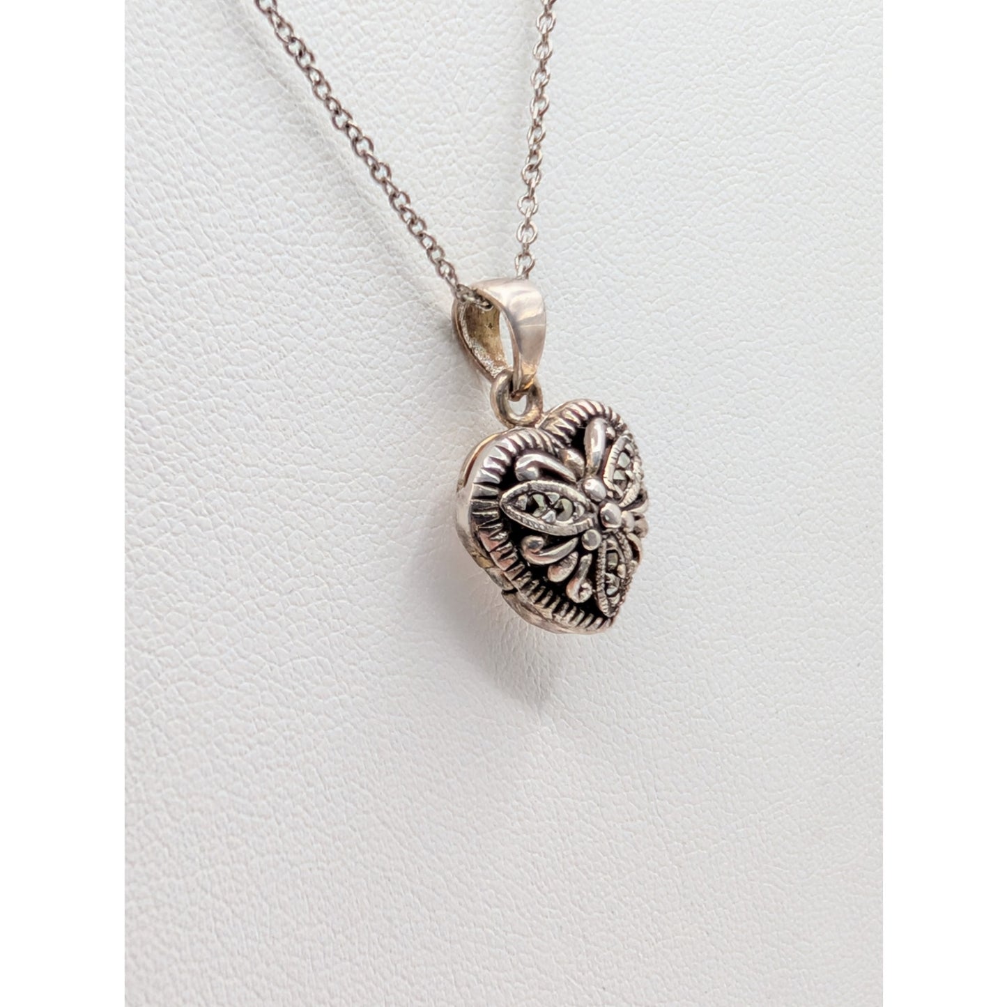 Vtg Silver Tone Cut Out Marcasite Butterfly Heart Locket Pendant Chain Necklace