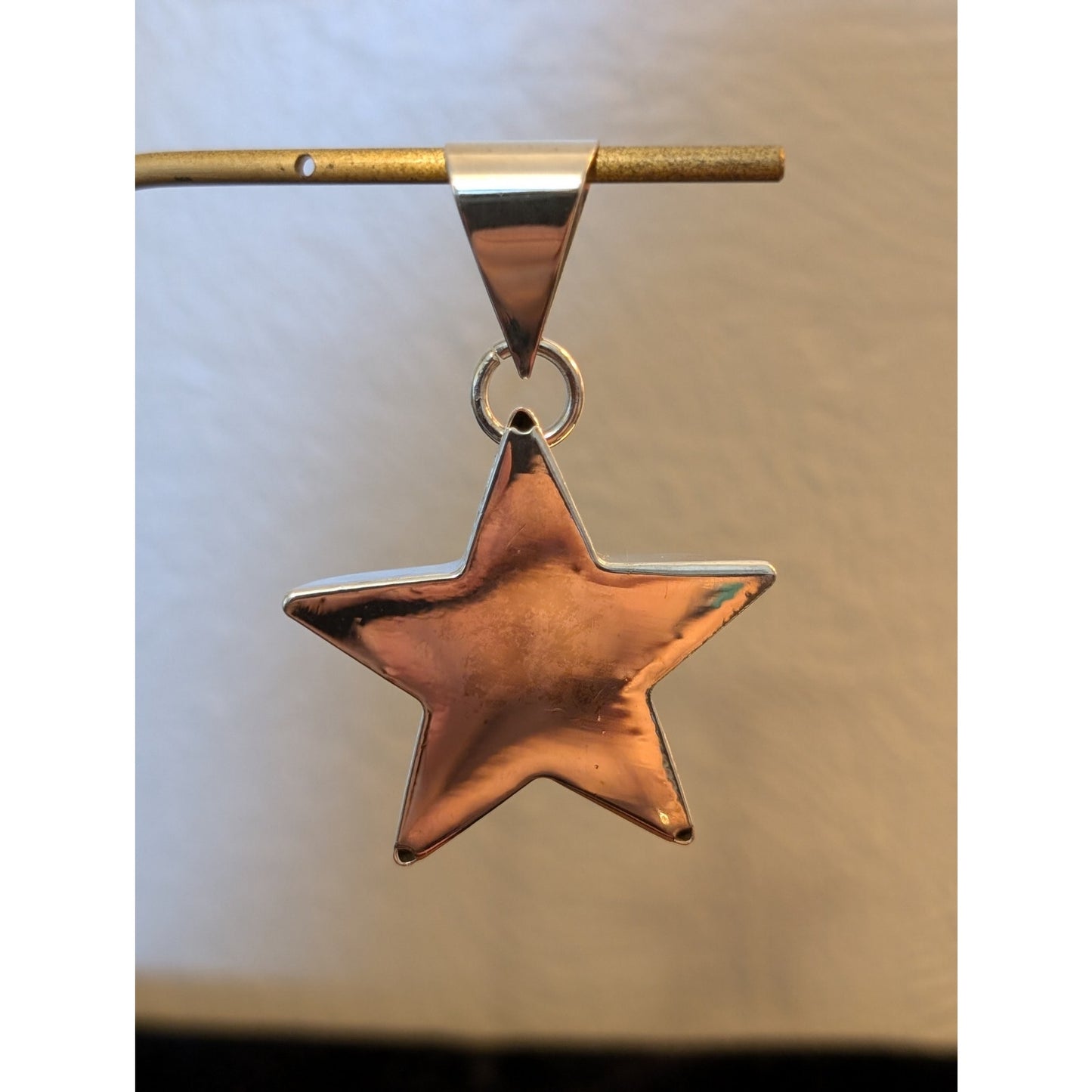 Large Unmarked Silver Tone Puff High Polished Star Pendant W/ Large Bale
