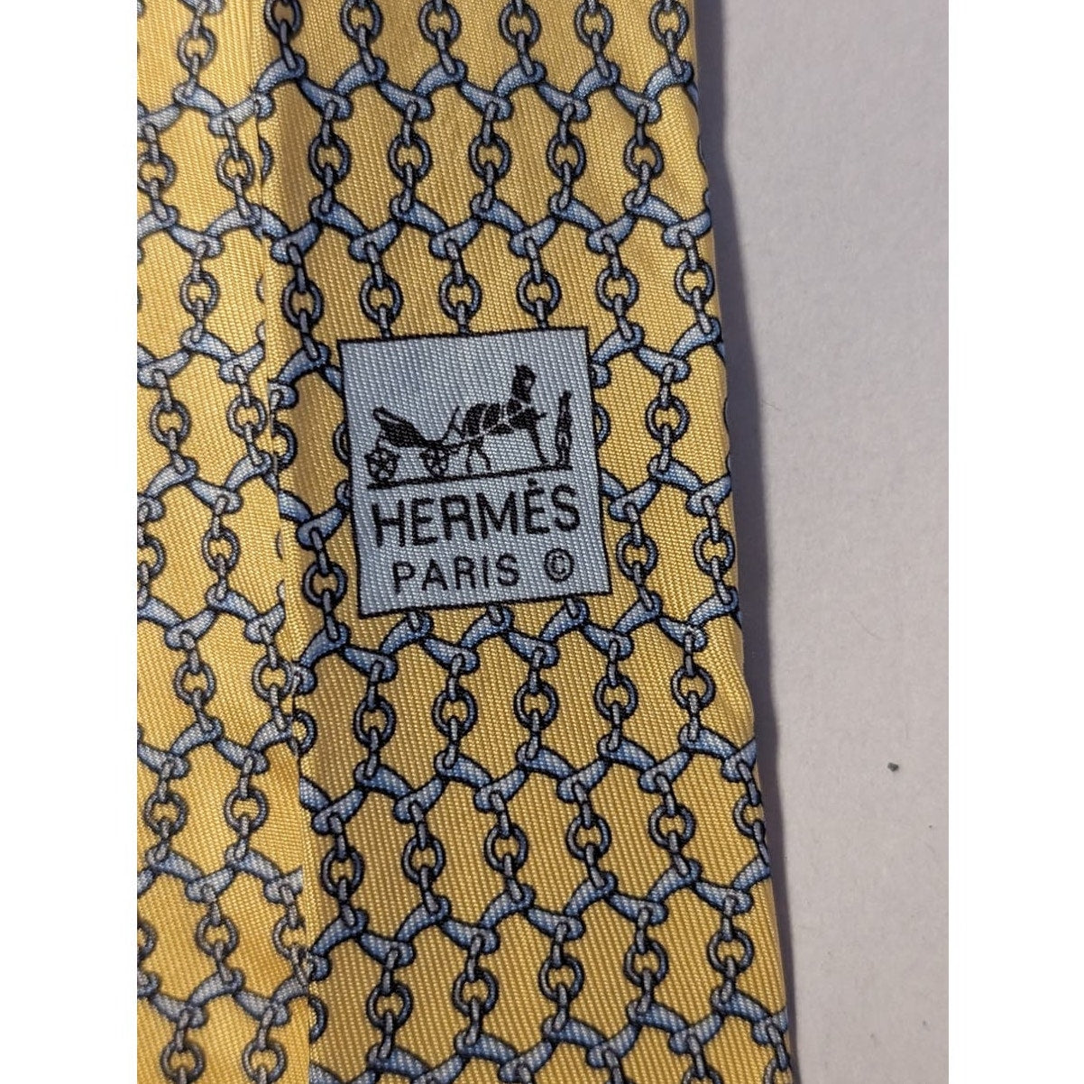 Hermes Paris Vintage 100% Silk Yellow Light Blue Chain Link Design Neck Tie