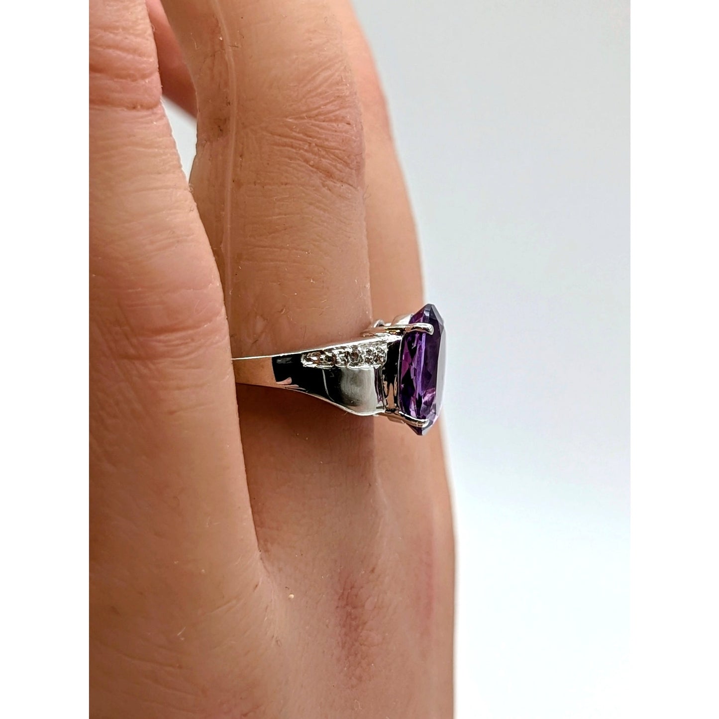 925 Sterling Silver Large Oval Amethyst & Diamond Ring Size 7