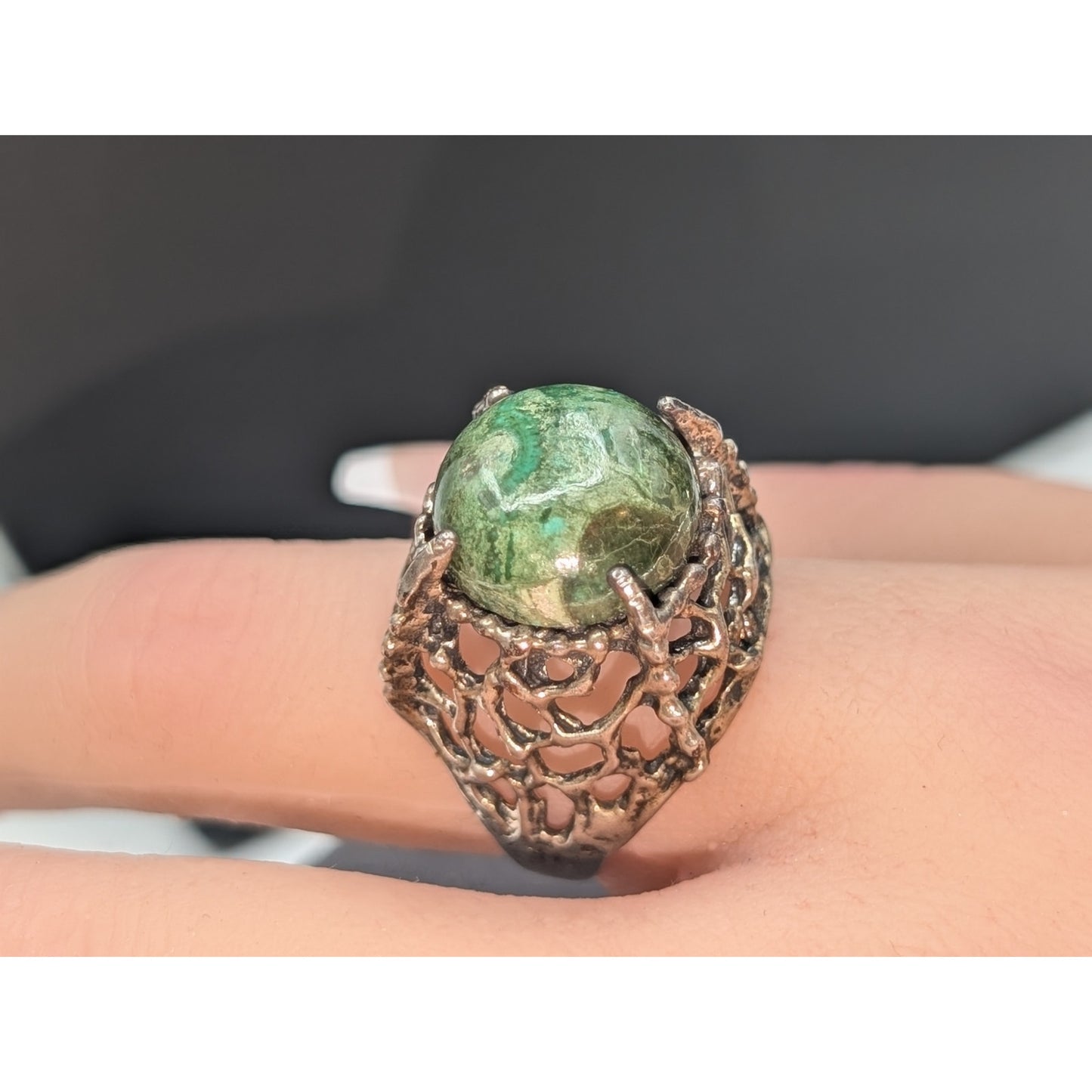 Vtg Sterling Silver Green Stone Brutalist Modern High Dome Ring Sz 7