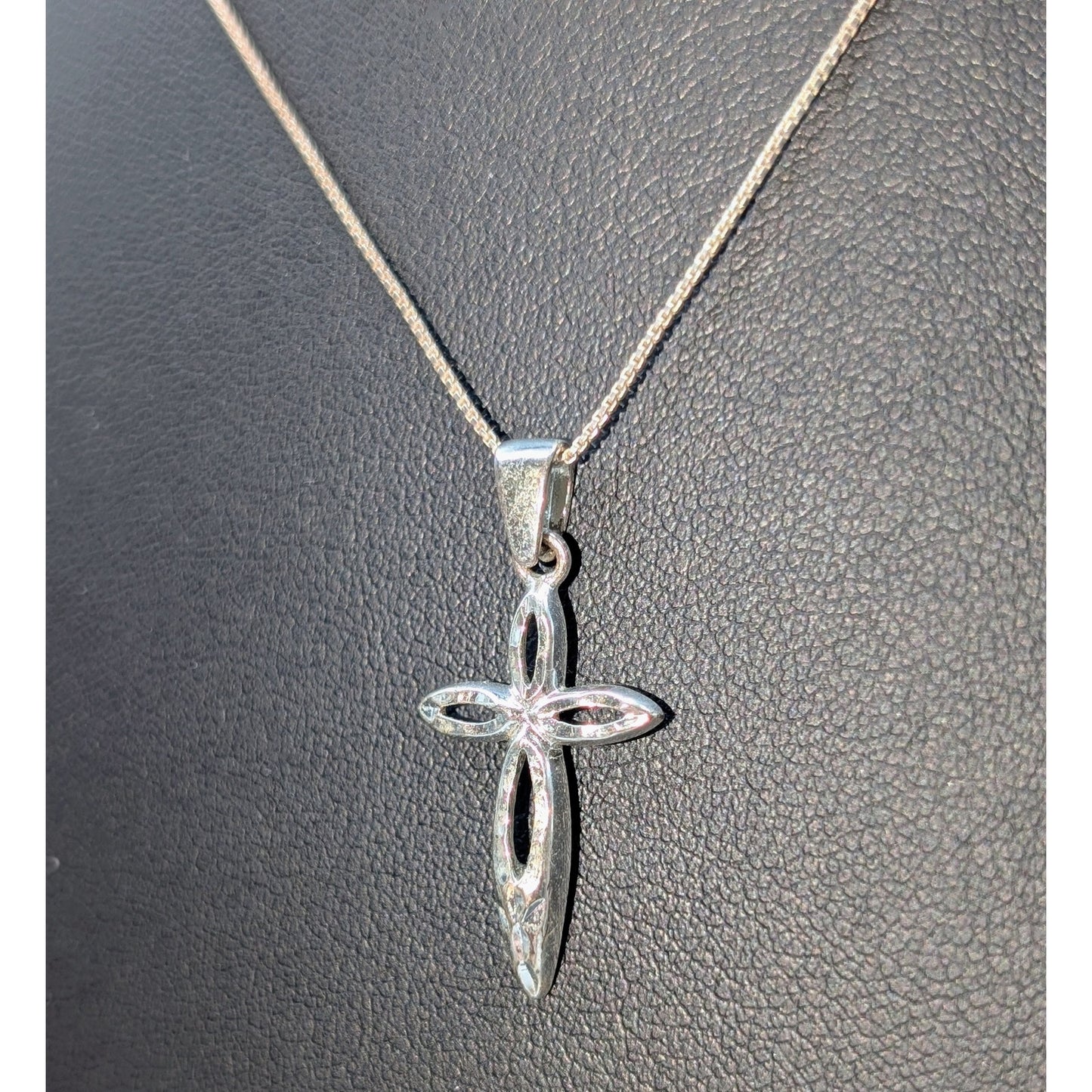 925 Sterling Silver Diamond Cut Open Cross Pendant Box Chain 17" Necklace