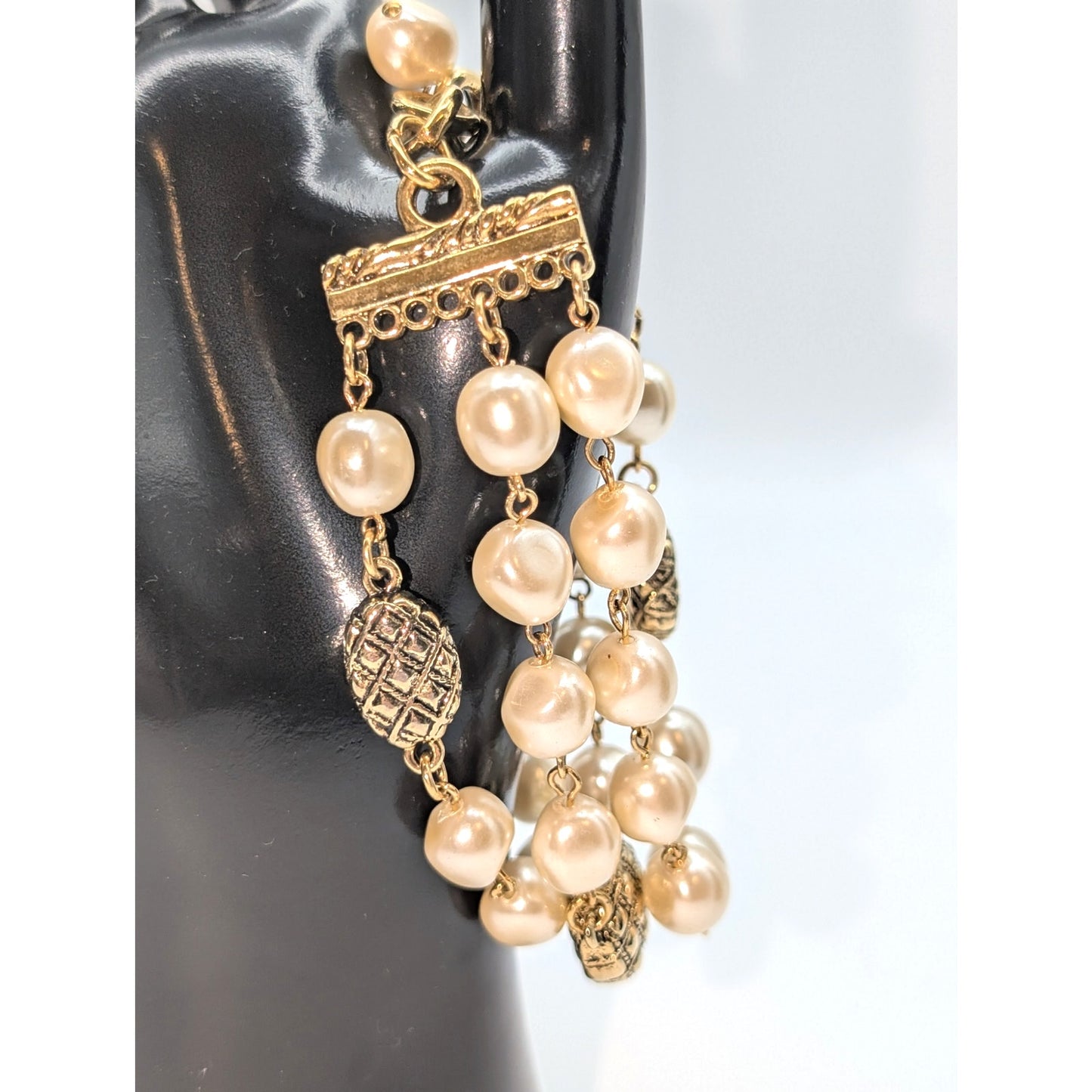 VTG Joan Rivers Gold Tone Faux Baroque Pearl Triple Strand Hook Clasp Bracelet