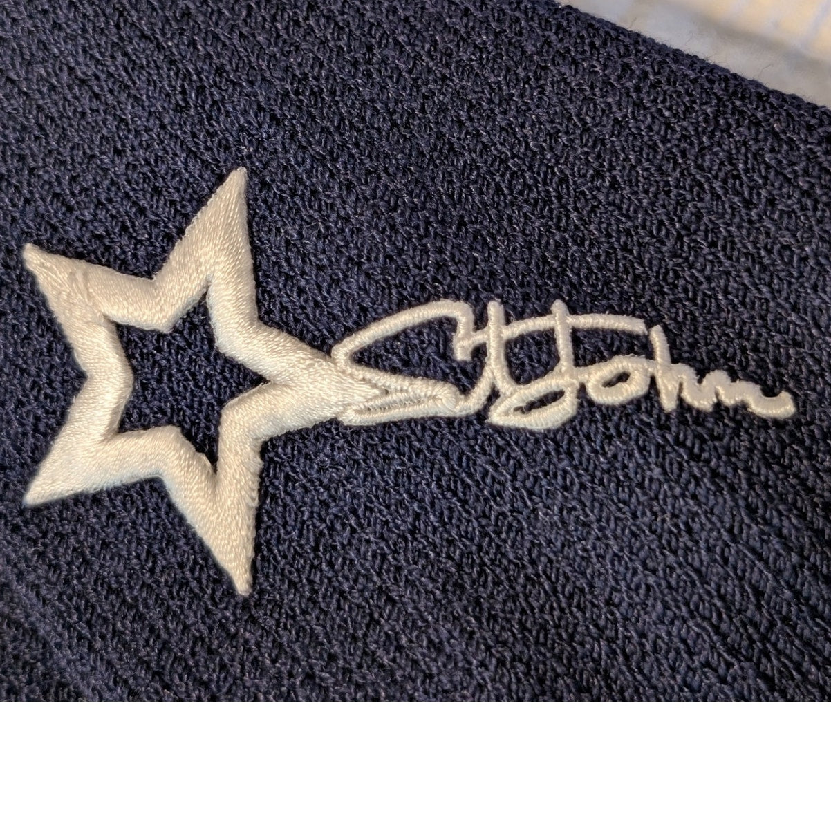 St. John Sportswear Logo By Marie Gray Navy Cream Star Logo Sleeve Sweater Sz S