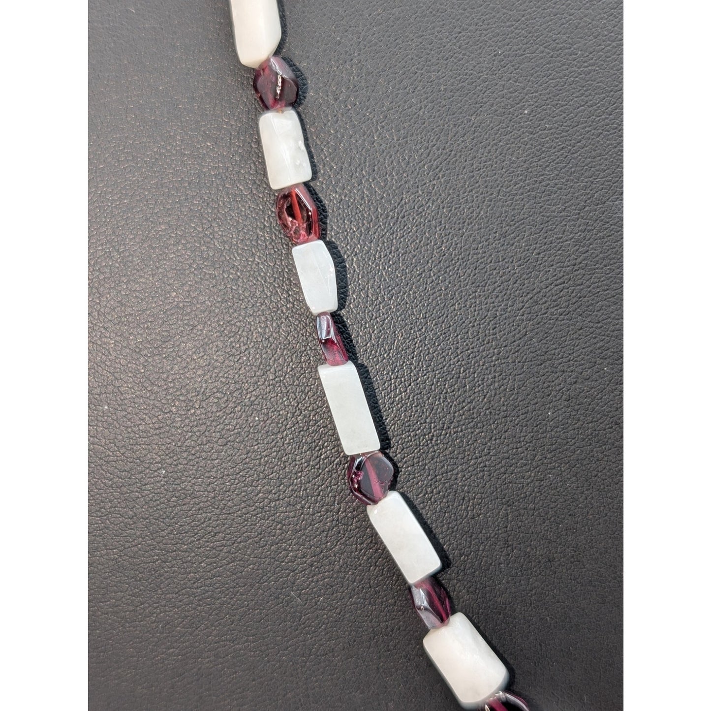 Round Garnet & Elongated Quartz Bead Bronze Tone Metal 4" Pendant 30" Necklace