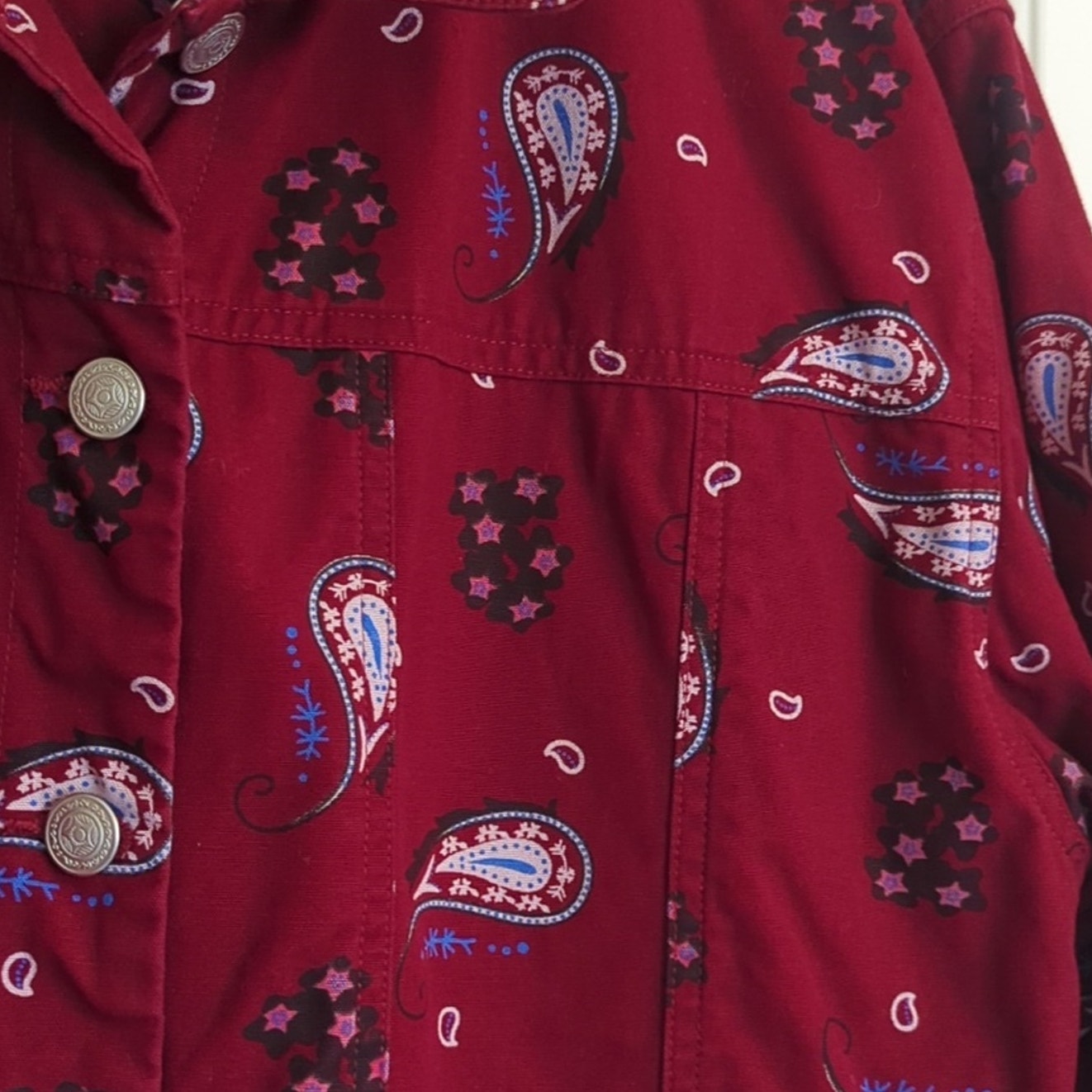 Cabela's for Women Ruby Red Floral Paisley Silver Button Jean Jacket Women's L