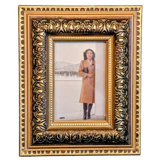 Vintage Ornate Gilt 3D Wood Easel/Wall Hanging Back 4 X 6 Photo Frame