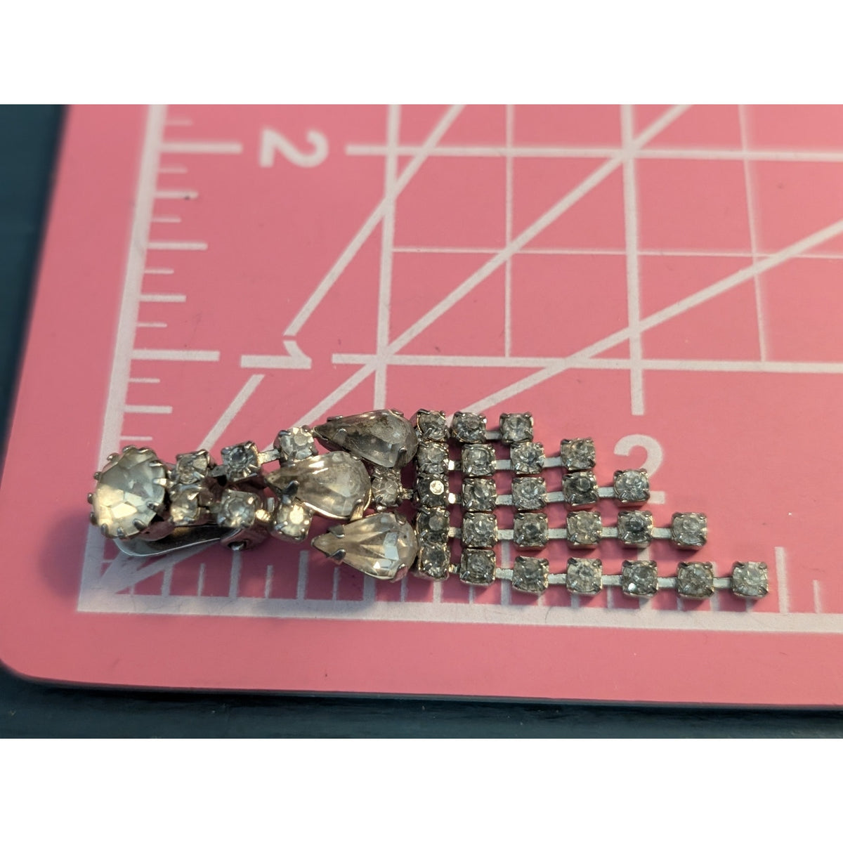 Vintage Weiss Clip On Waterfall Dangling Rhinestone  Earrings
