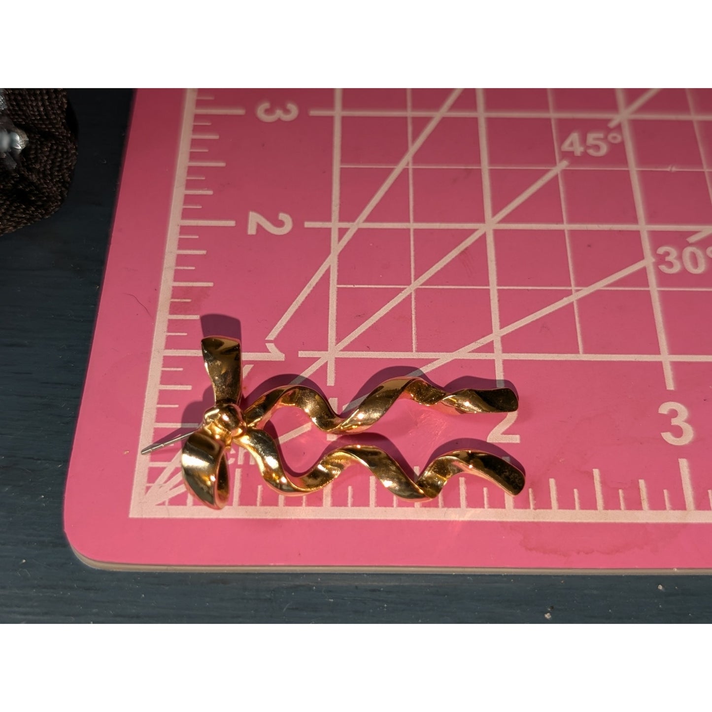 Two Pair Ribbon Bows Geometric Shapes Gold Tone Dangle Pierced Earring Lot