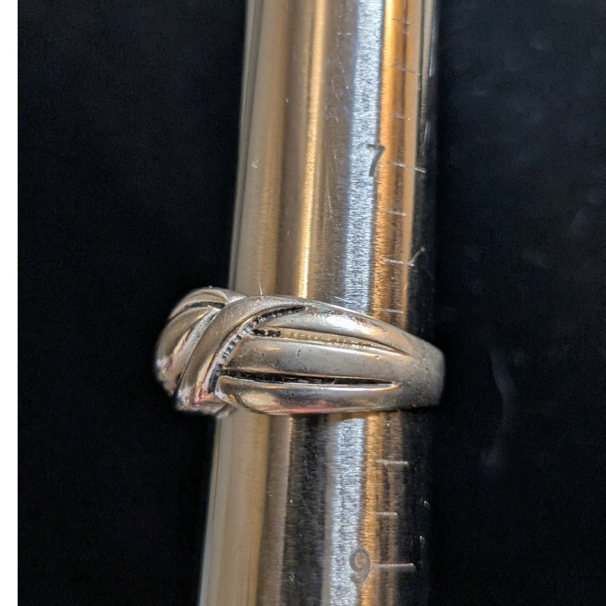 Vintage 925 Sterling Silver Knot/Crossover Ring Size 8