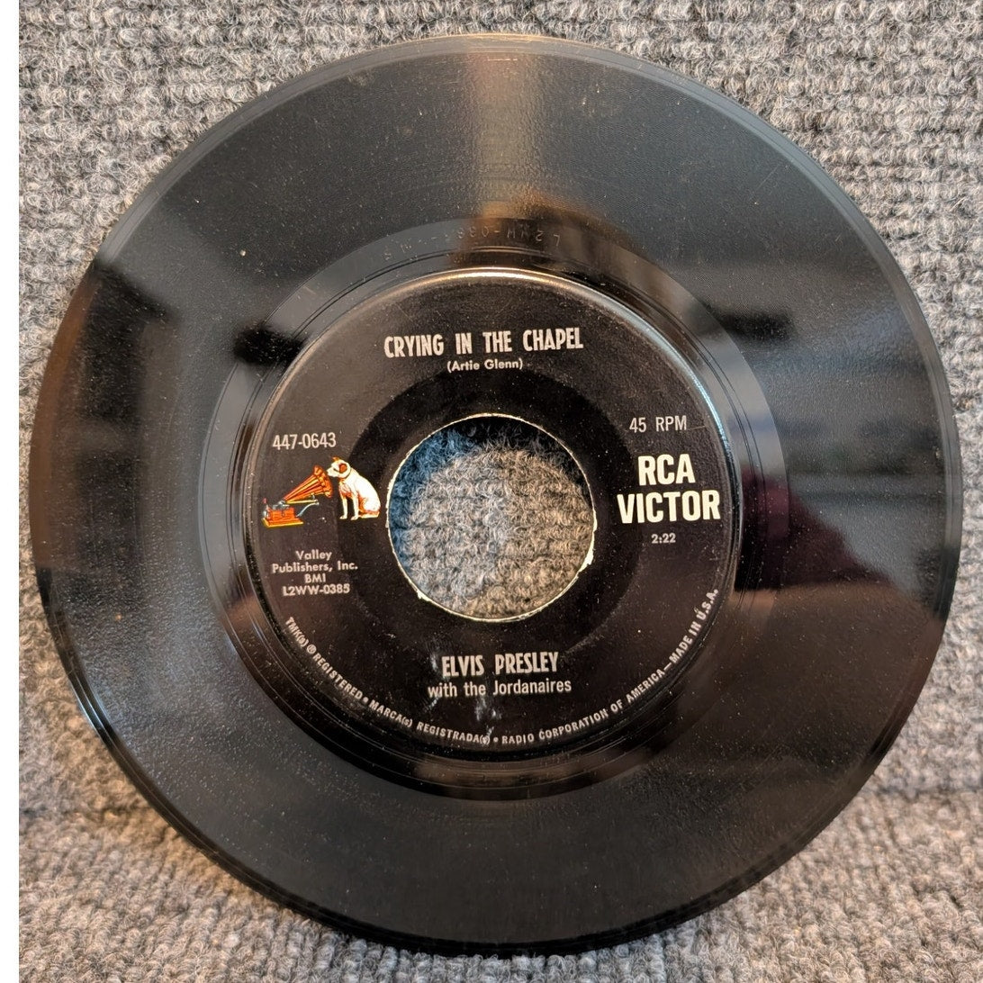 Vtg Elvis Presley Crying in the Chapel/I Believe in the Man in the Sky RCA 45