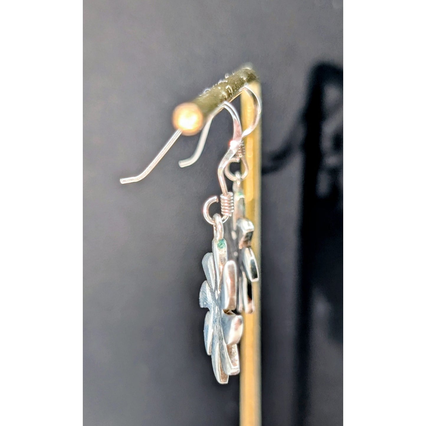 Vtg 925 Sterling Silver Mother of Pearl Inlay Pinwheel Design Dangle Earrings