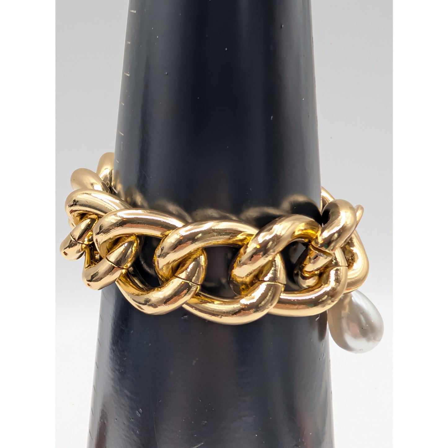 Chunky Gold Tone Curb Link Teardrop Pearl Dangle Charm Chain Bracelet