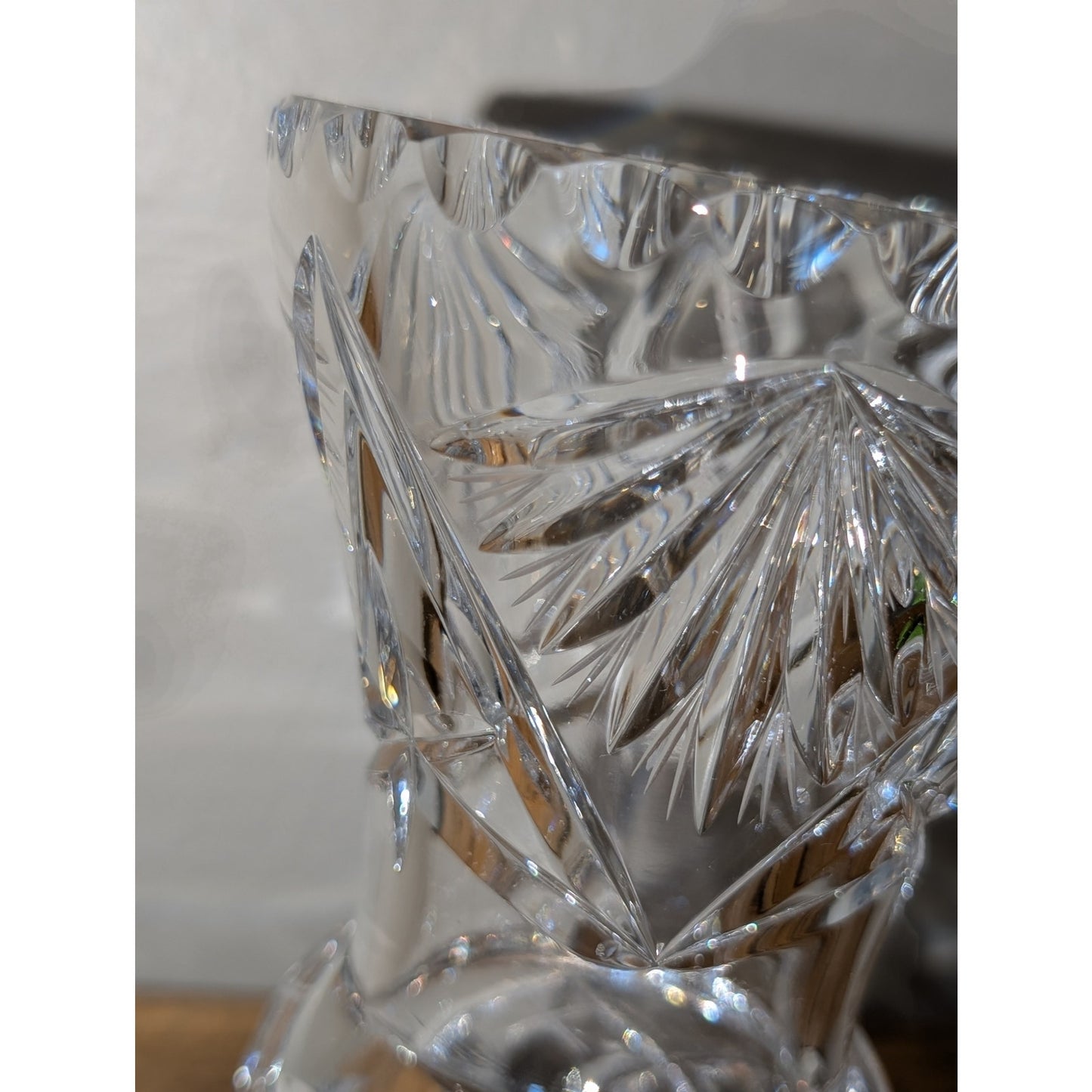 Gorgeous Vintage Cut Crystal Tripod Footed Scalloped Mouth Flower Vase
