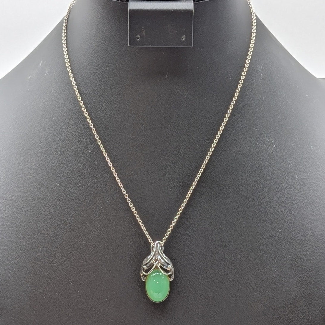 Vintage Sterling Silver Green Cabochon Pendant 18.5" Chain Necklace