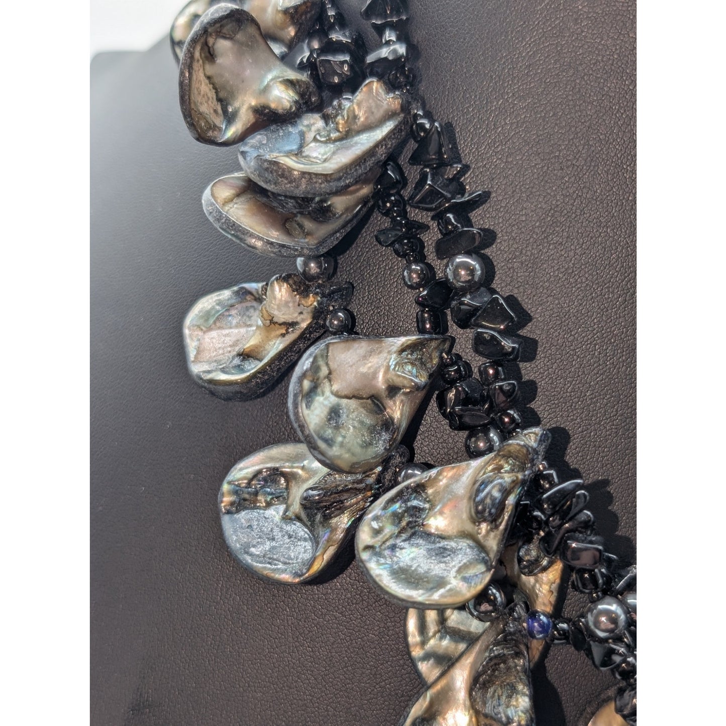 Vtg Three Strand Shell Teardrop Dangle Black Onyx Chip Glass Bead 20" Necklace