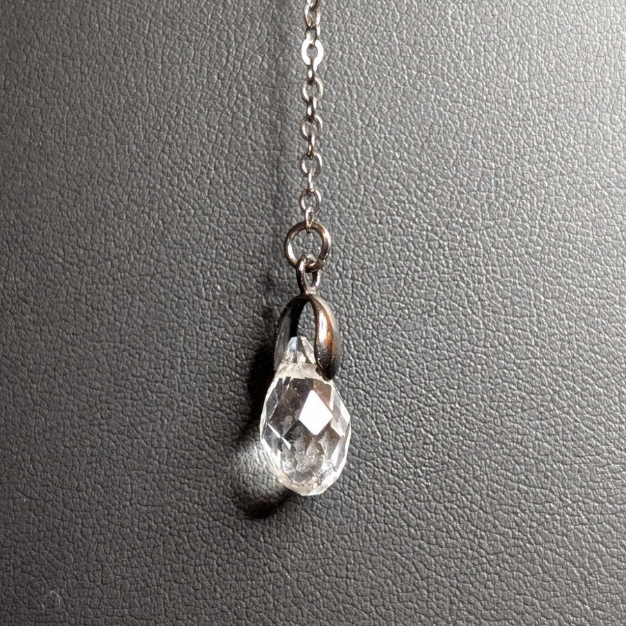 Unmarked Gun Metal Lariat Briolette Cut Faceted Teardrop Crystal Chain Necklace