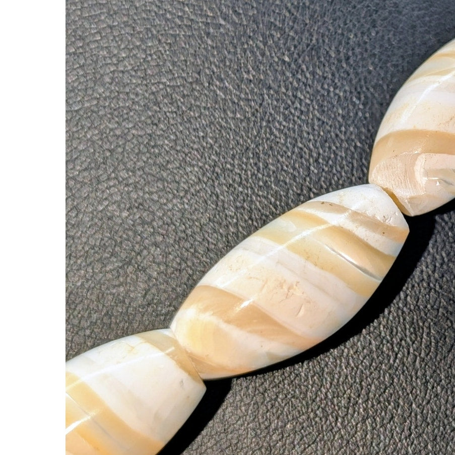 Vintage Hand Carved Balamuti Mother of Pearl Graduated Elongated Bead Necklace