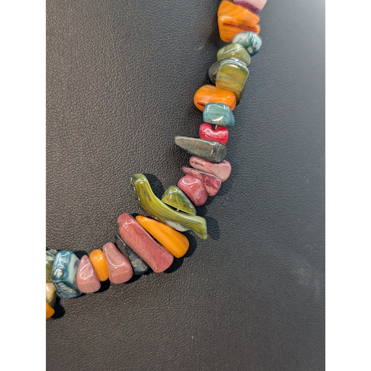 Multi-Color Shell Stone Chip Bead 17"-19" Necklace