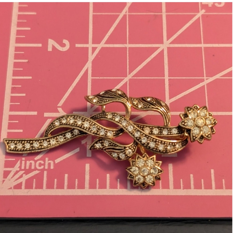 Vintage Gold Tone Two Flower Rhinestone  Brooch