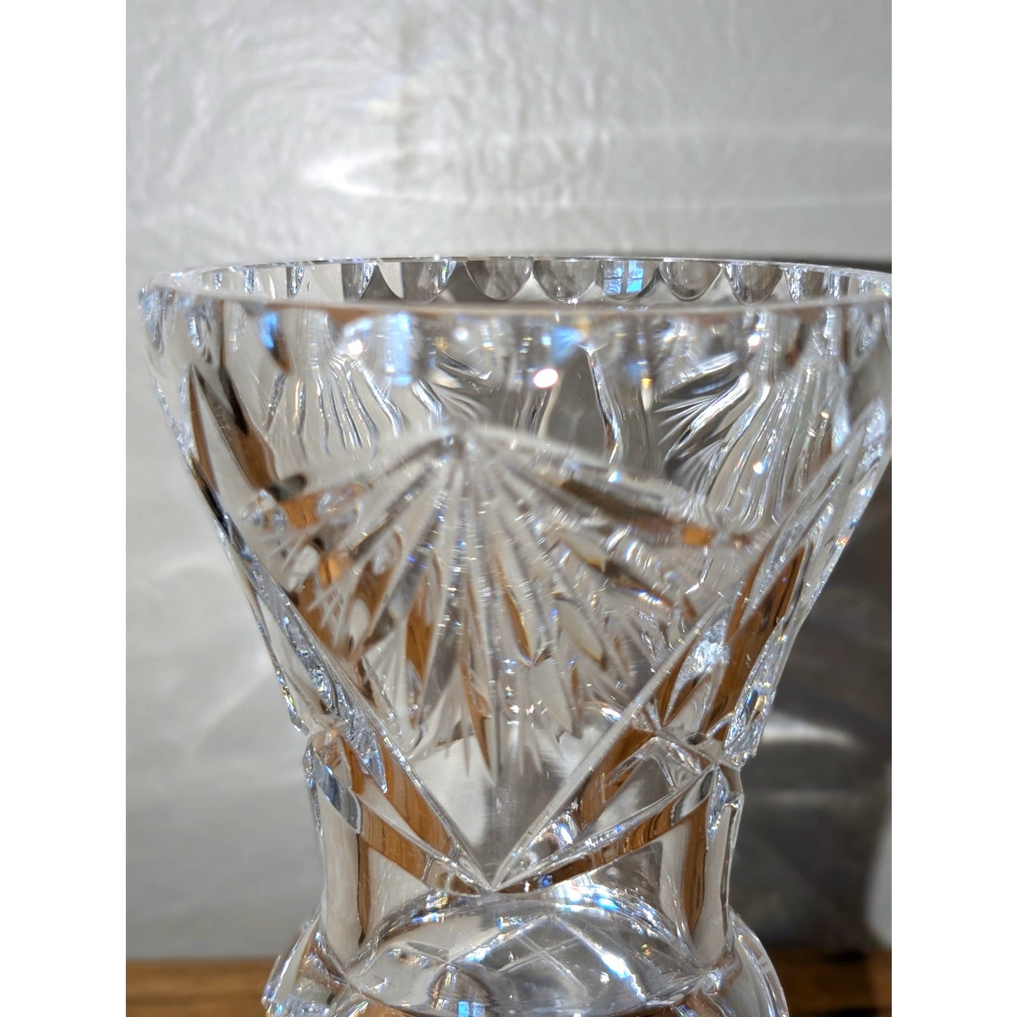 Gorgeous Vintage Cut Crystal Tripod Footed Scalloped Mouth Flower Vase