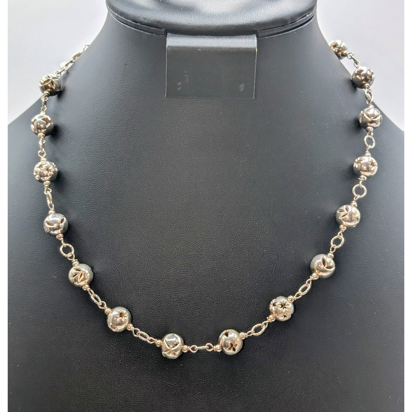 Authentic Dobbs Italy 925 Sterling Silver Cut Out Star Ball Bead Chain Necklace